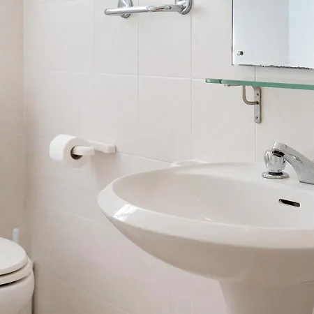 Celsi * 莫内利亚